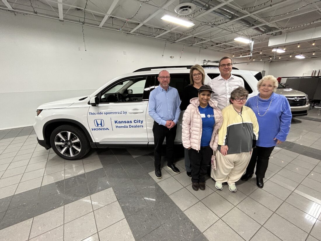 Auto dealers donate 50K new car to Lawrence’s Cottonwood Inc. News